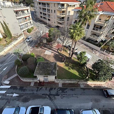 APPARTEMENT 2 PIECES bord de mer entièrement rénové Saint-Raphaël Exterior foto