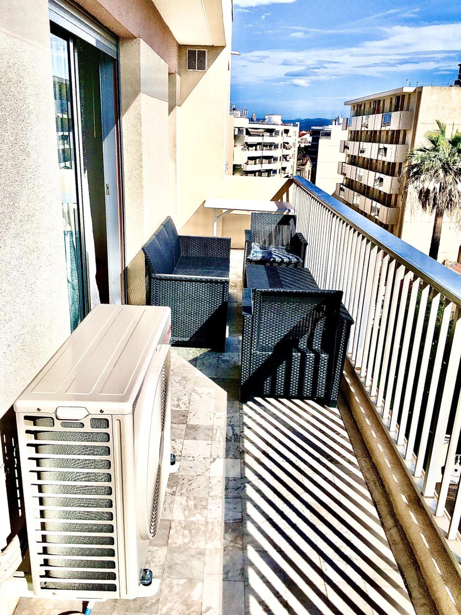 APPARTEMENT 2 PIECES bord de mer entièrement rénové Saint-Raphaël Exterior foto